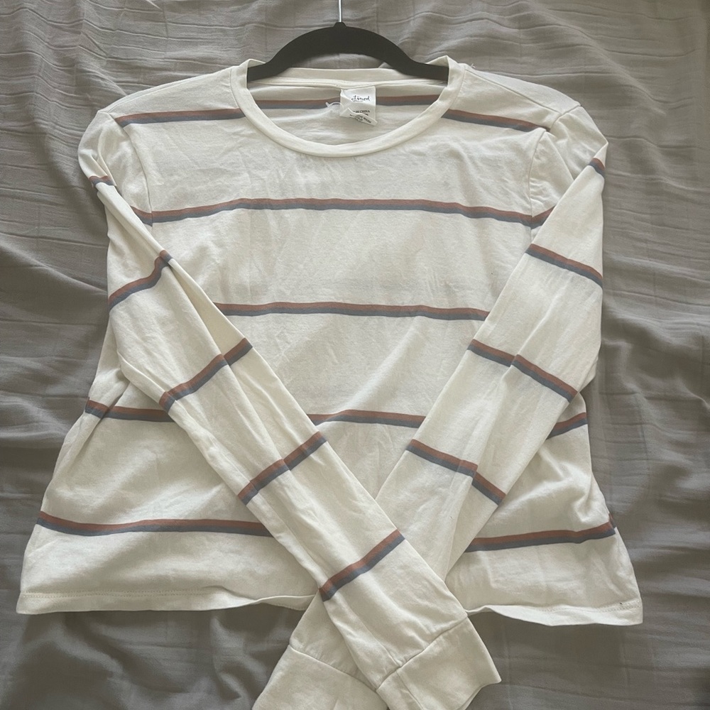 Cropped long sleeve shirt